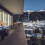 Mountain Plaza ホテル