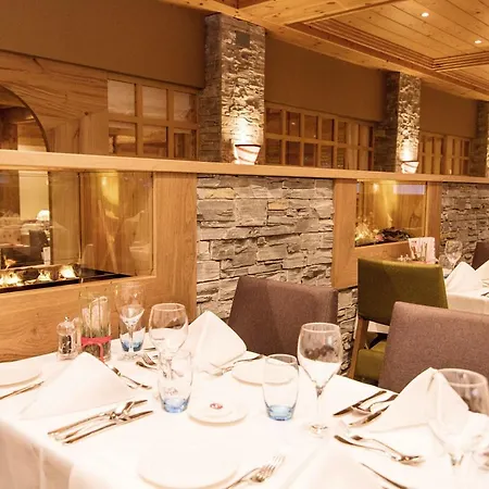 Mountain Plaza Hotel 4*