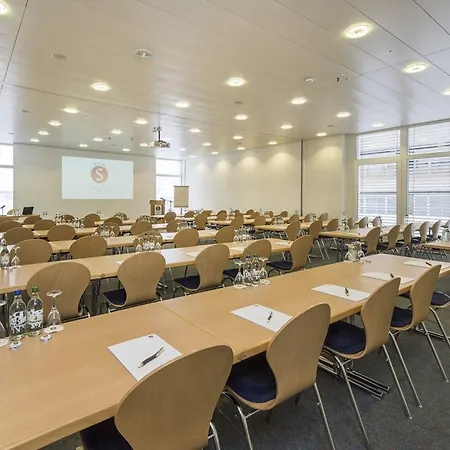 Mountain Plaza 4* דאבוס