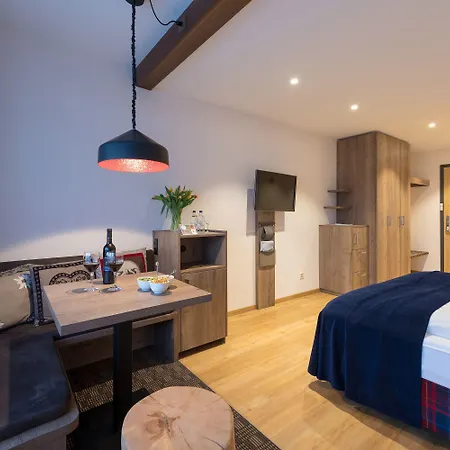 Mountain Plaza מלון