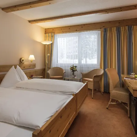 Mountain Plaza מלון 4*