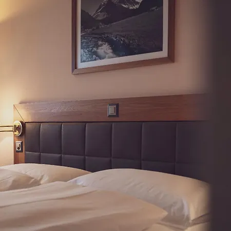 Mountain Plaza Hotel