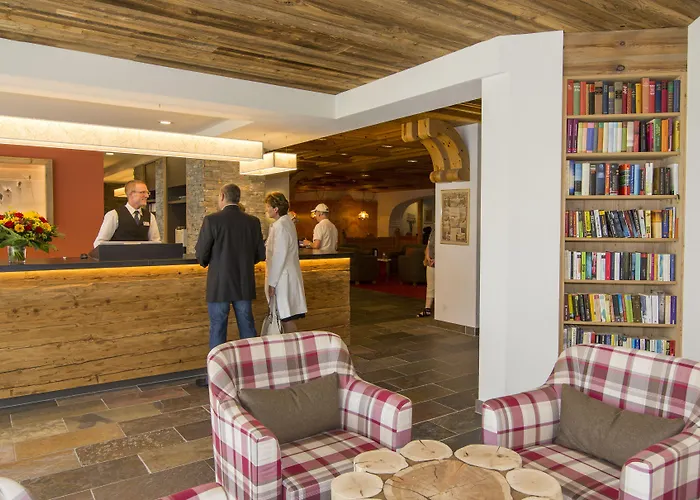 Mountain Plaza فندق