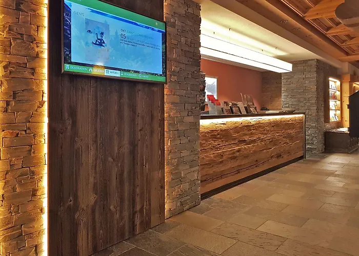 فندق Mountain Plaza 4*